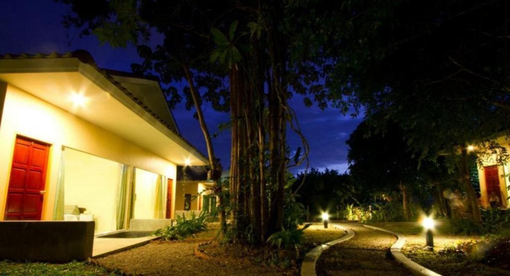 Villa De Mama Rawai Exterior foto