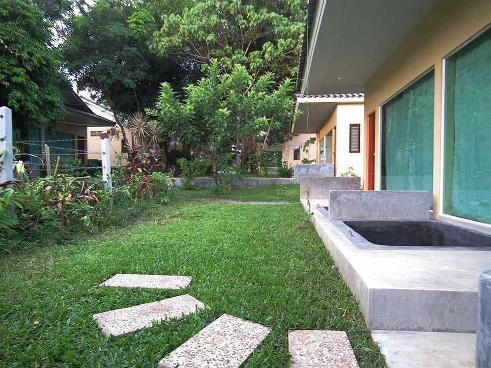 Villa De Mama Rawai Exterior foto